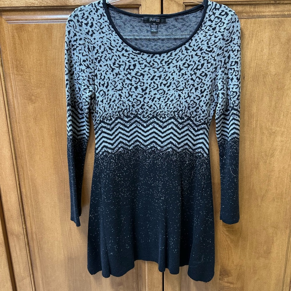 Black and grey tunic sweater